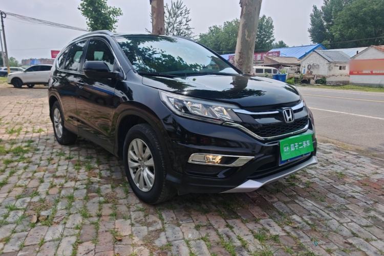 Used Honda CR-V 2016 2.0L Two-Wheel Drive Classic Edition Front Right 45 Deg