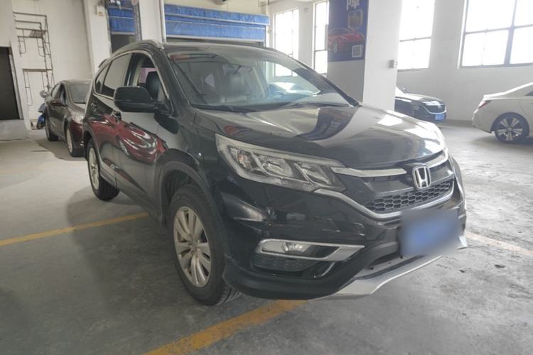 Used Honda CR-V 2016 2.0L two-wheel drive Urban Edition Front Right 45 Deg