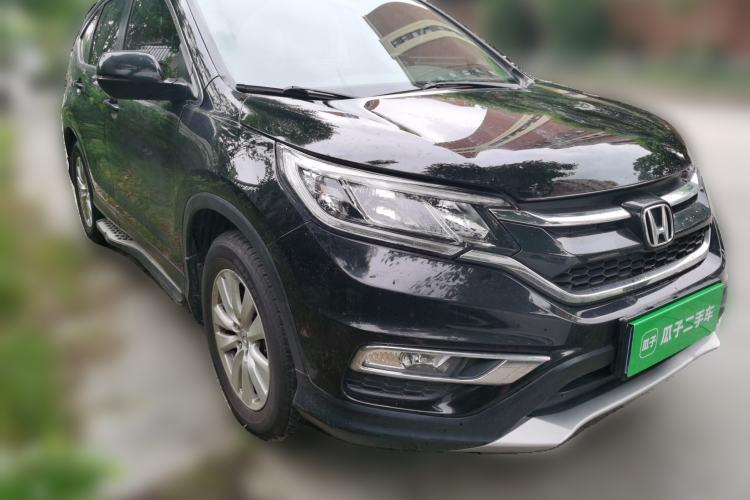 Used Honda CR-V 2016 2.0L two-wheel drive Urban Edition Front Right 45 Deg