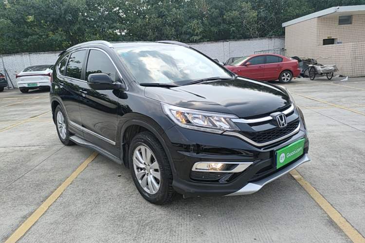 Used Honda CR-V 2016 2.0L two-wheel drive Urban Edition Front Right 45 Deg