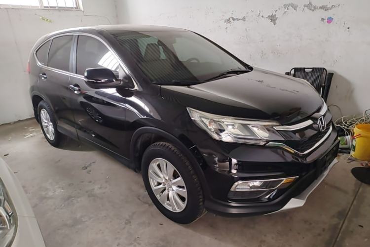 Used Honda CR-V 2016 2.0L Two-Wheel Drive Classic Edition Front Right 45 Deg