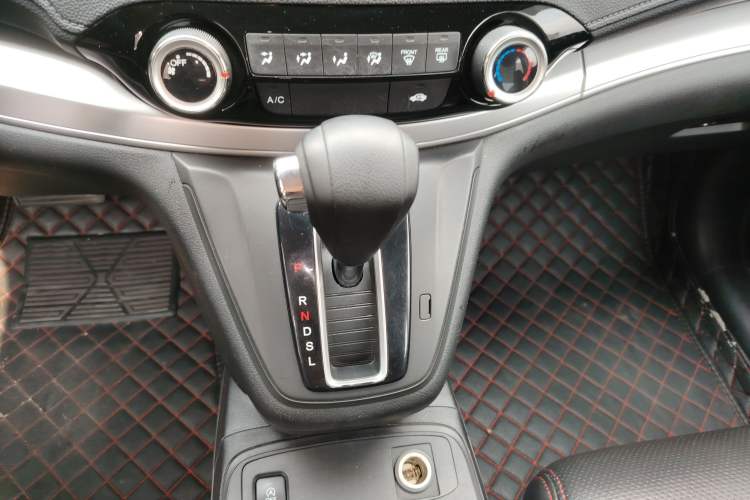 Used Honda CR-V 2016 2.0L Two-Wheel Drive Classic Edition Gear Lever