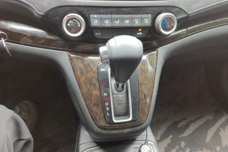 Used Honda CR-V 2016 2.0L two-wheel drive Urban Edition Gear Lever
