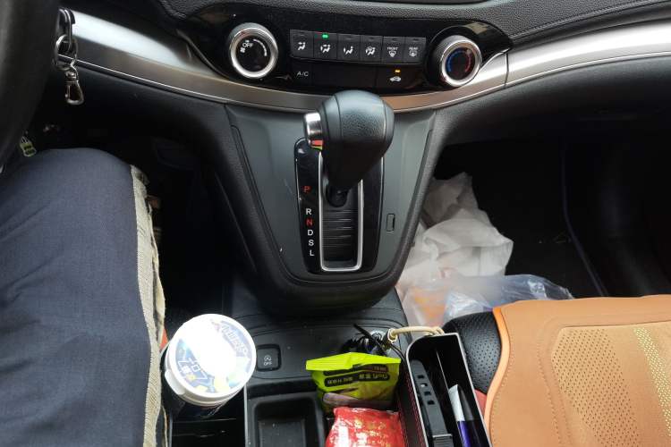 Used Honda CR-V 2016 2.0L two-wheel drive Urban Edition Gear Lever