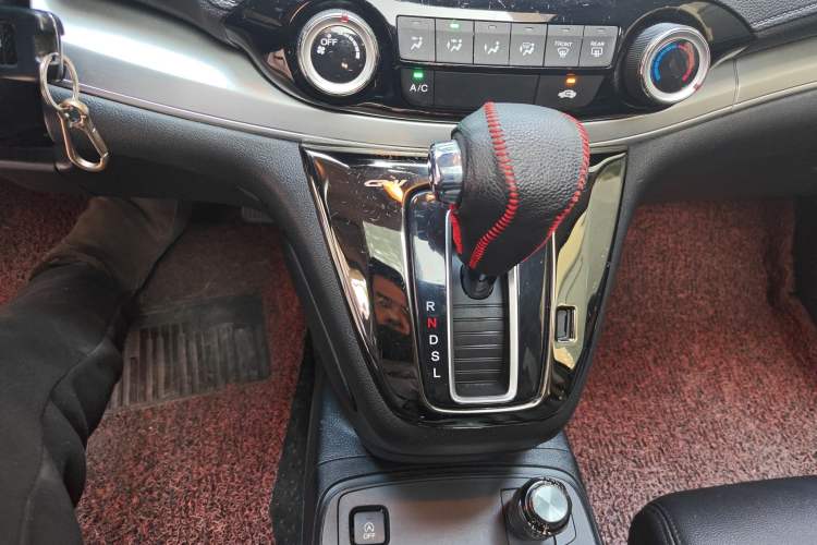 Used Honda CR-V 2016 2.0L two-wheel drive Urban Edition Gear Lever