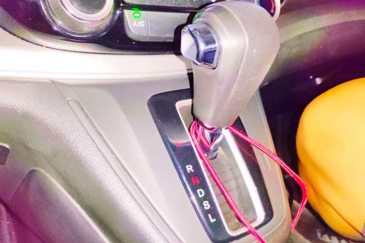 Used Honda CR-V 2016 2.0L two-wheel drive Urban Edition Gear Lever