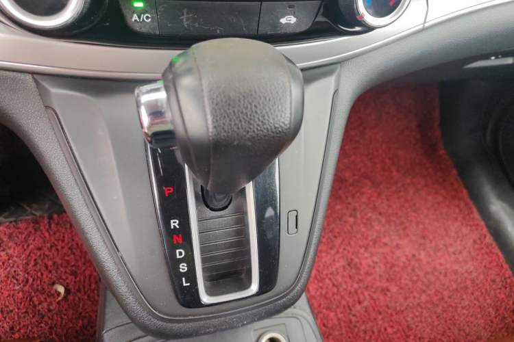 Used Honda CR-V 2016 2.0L Two-Wheel Drive Classic Edition Gear Lever