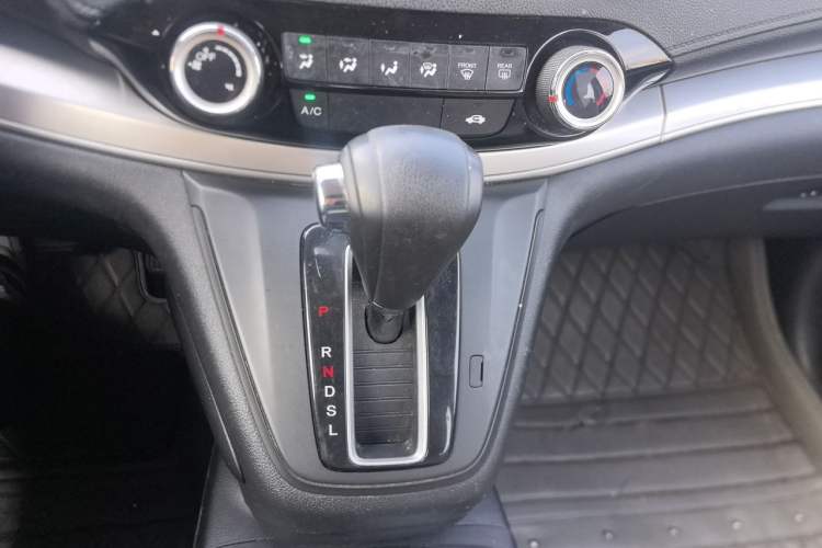 Used Honda CR-V 2016 2.0L Two-Wheel Drive Classic Edition Gear Lever