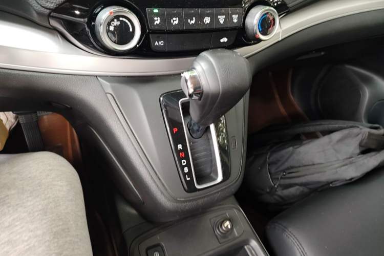 Used Honda CR-V 2016 2.0L two-wheel drive Urban Edition Gear Lever