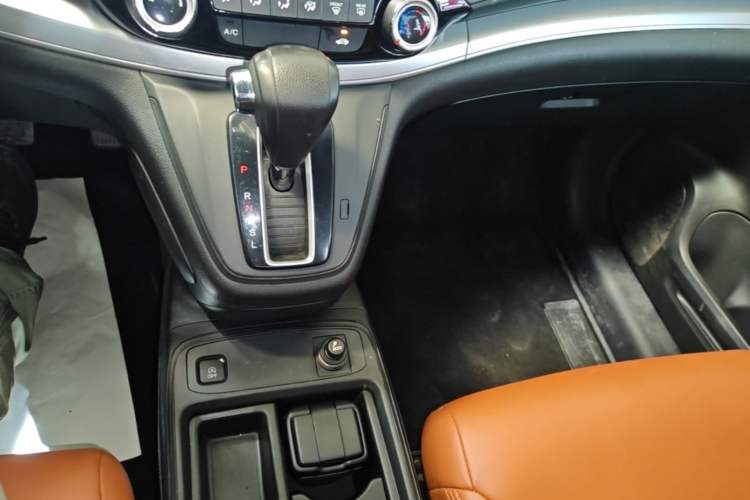 Used Honda CR-V 2016 2.0L two-wheel drive Urban Edition Gear Lever