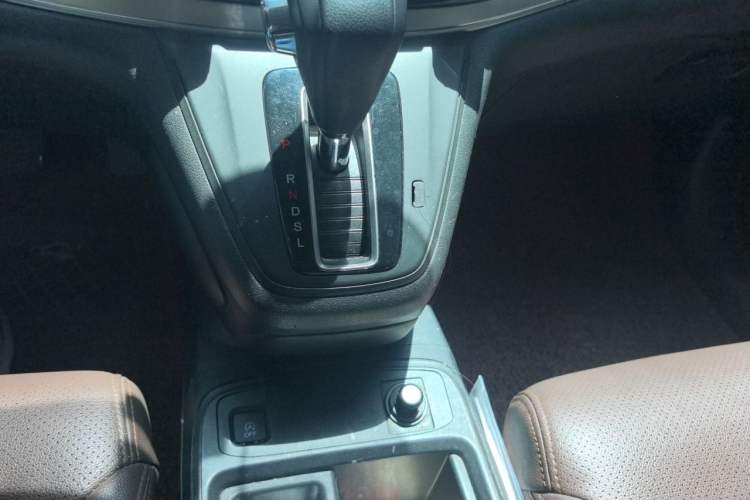 Used Honda CR-V 2016 2.0L two-wheel drive Urban Edition Gear Lever