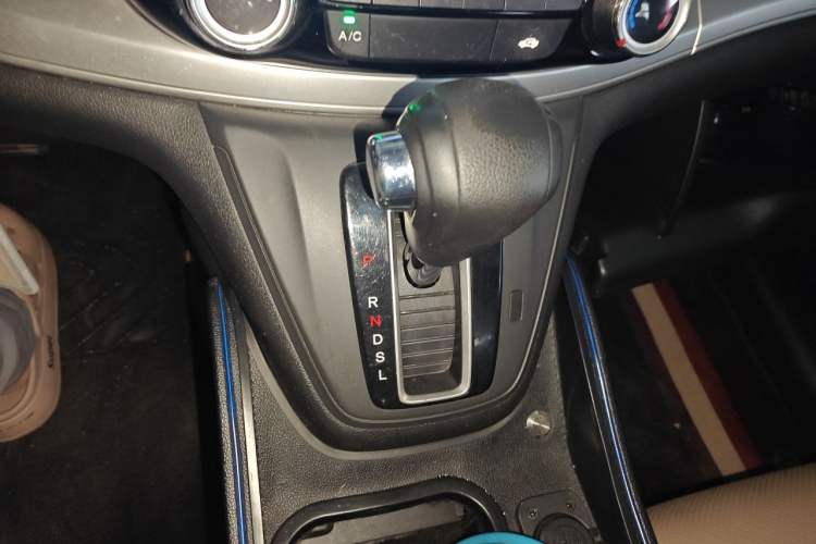 Used Honda CR-V 2016 2.0L two-wheel drive Urban Edition Gear Lever