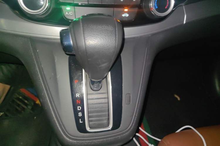 Used Honda CR-V 2016 2.0L two-wheel drive Urban Edition Gear Lever