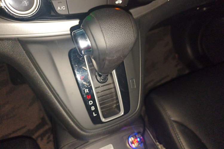 Used Honda CR-V 2016 2.0L two-wheel drive Urban Edition Gear Lever