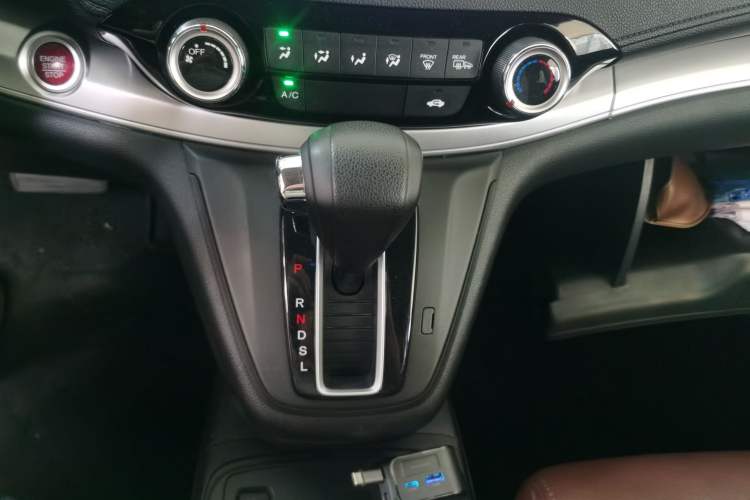 Used Honda CR-V 2016 2.0L two-wheel drive Urban Edition Gear Lever