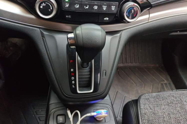 Used Honda CR-V 2016 2.0L two-wheel drive Urban Edition Gear Lever