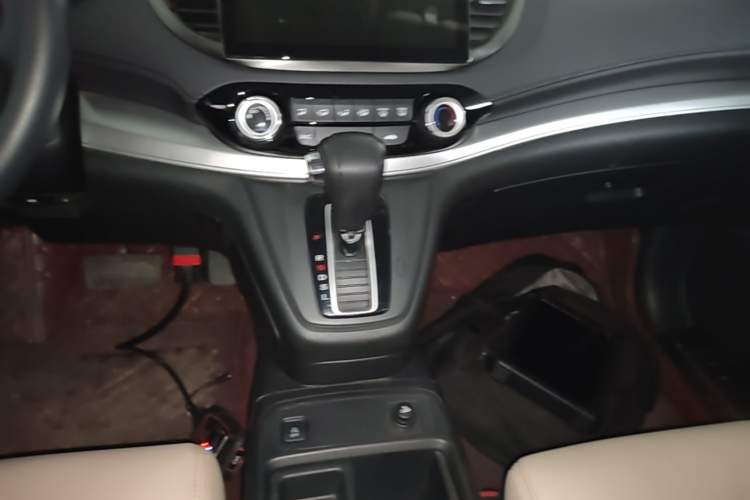 Used Honda CR-V 2016 2.0L Two-Wheel Drive Classic Edition Gear Lever