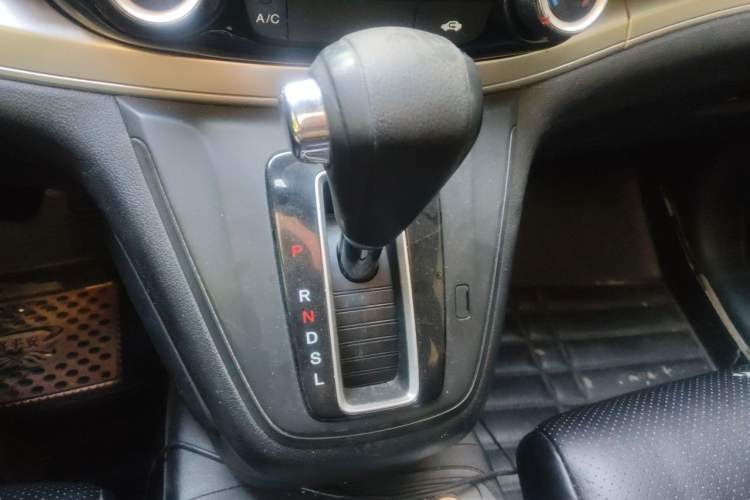 Used Honda CR-V 2016 2.0L two-wheel drive Urban Edition Gear Lever