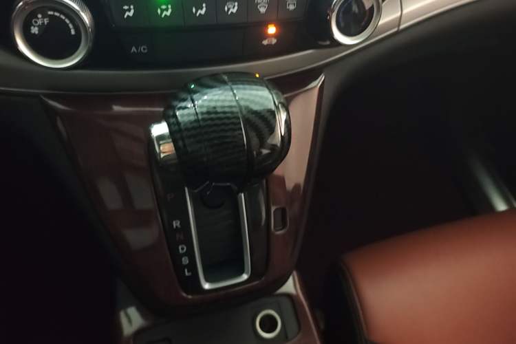 Used Honda CR-V 2016 2.0L two-wheel drive Urban Edition Gear Lever