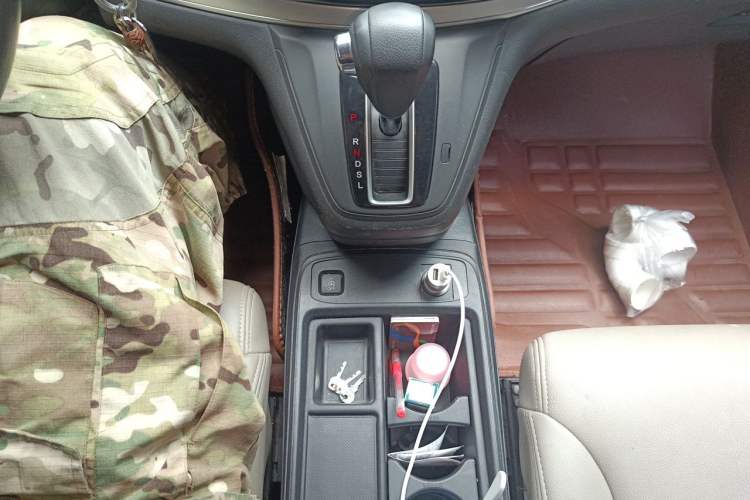 Used Honda CR-V 2016 2.0L Two-Wheel Drive Classic Edition Gear Lever