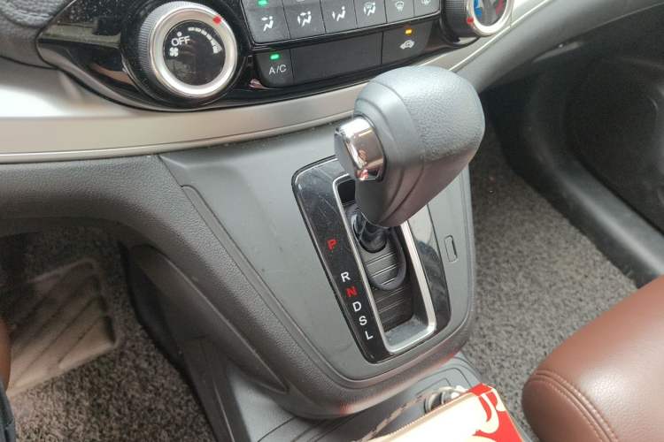 Used Honda CR-V 2016 2.0L Two-Wheel Drive Classic Edition Gear Lever