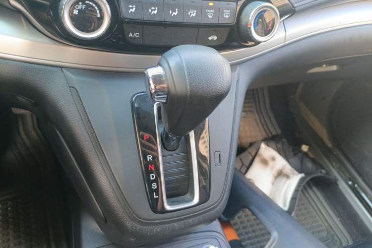 Used Honda CR-V 2016 2.0L Two-Wheel Drive Classic Edition Gear Lever