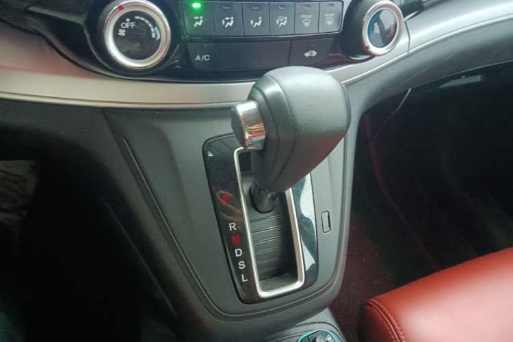 Used Honda CR-V 2016 2.0L two-wheel drive Urban Edition Gear Lever