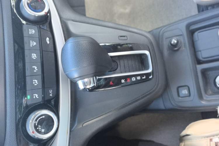 Used Honda CR-V 2016 2.0L two-wheel drive Urban Edition Gear Lever