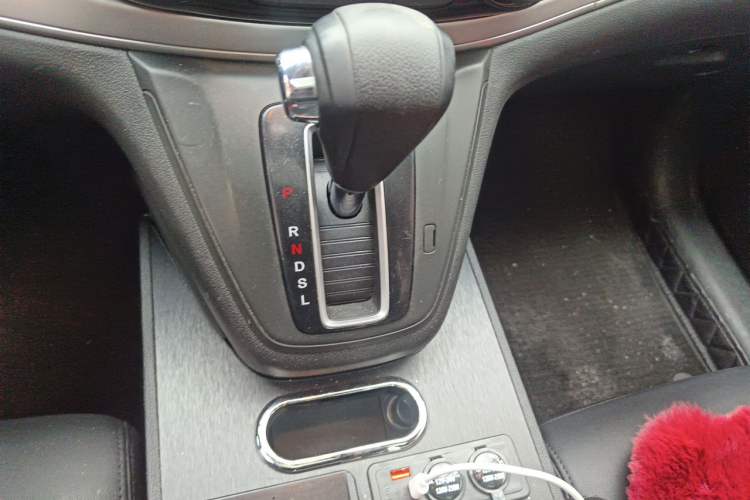 Used Honda CR-V 2016 2.0L two-wheel drive Urban Edition Gear Lever