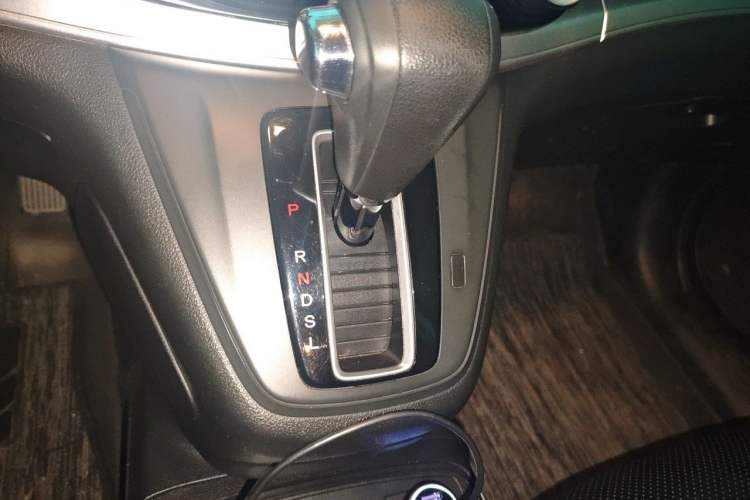 Used Honda CR-V 2016 2.0L Two-Wheel Drive Classic Edition Gear Lever