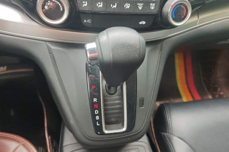 Used Honda CR-V 2016 2.0L two-wheel drive Urban Edition Gear Lever