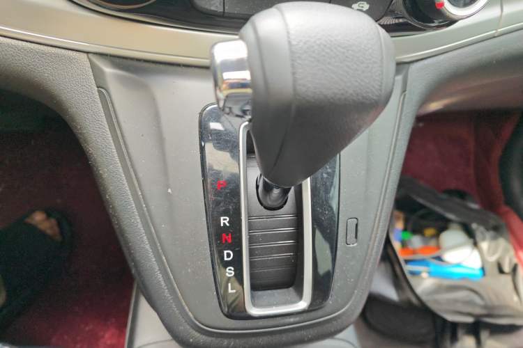 Used Honda CR-V 2016 2.0L two-wheel drive Urban Edition Gear Lever