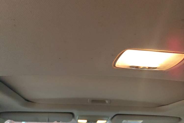 Used Honda CR-V 2016 2.0L two-wheel drive Urban Edition Headliner