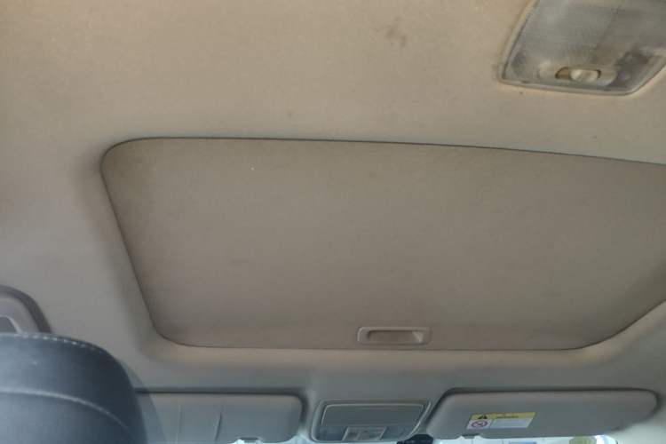 Used Honda CR-V 2016 2.0L two-wheel drive Urban Edition Headliner