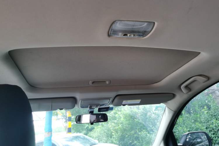 Used Honda CR-V 2016 2.0L two-wheel drive Urban Edition Headliner