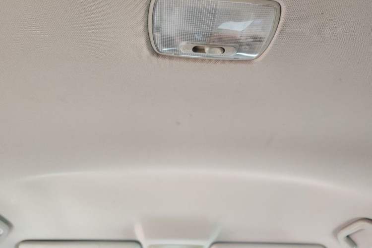 Used Honda CR-V 2016 2.0L Two-Wheel Drive Classic Edition Headliner