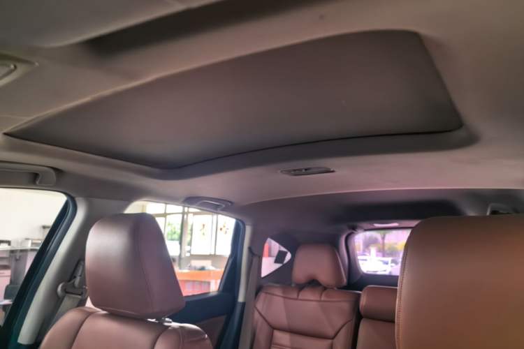 Used Honda CR-V 2016 2.0L two-wheel drive Urban Edition Headliner