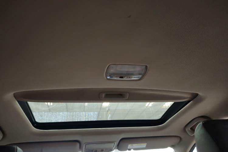Used Honda CR-V 2016 2.0L two-wheel drive Urban Edition Headliner