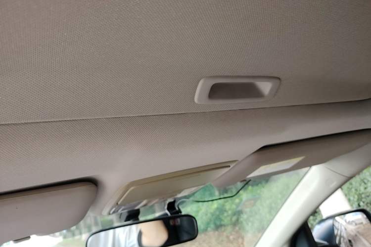 Used Honda CR-V 2016 2.0L two-wheel drive Urban Edition Headliner