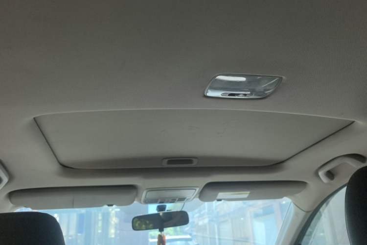 Used Honda CR-V 2016 2.0L two-wheel drive Urban Edition Headliner