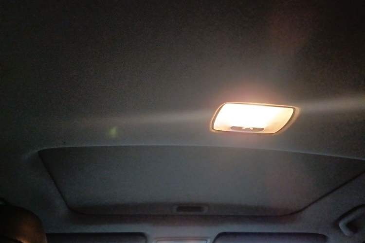Used Honda CR-V 2016 2.0L two-wheel drive Urban Edition Headliner