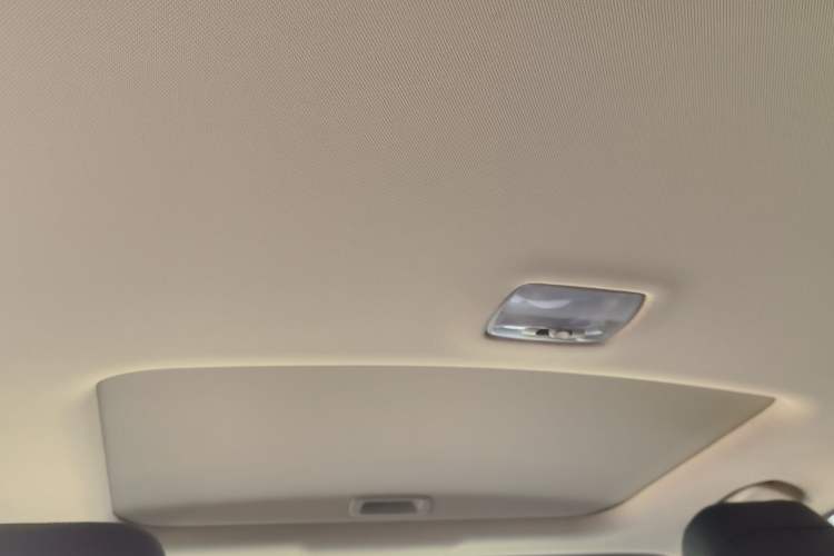 Used Honda CR-V 2016 2.0L two-wheel drive Urban Edition Headliner