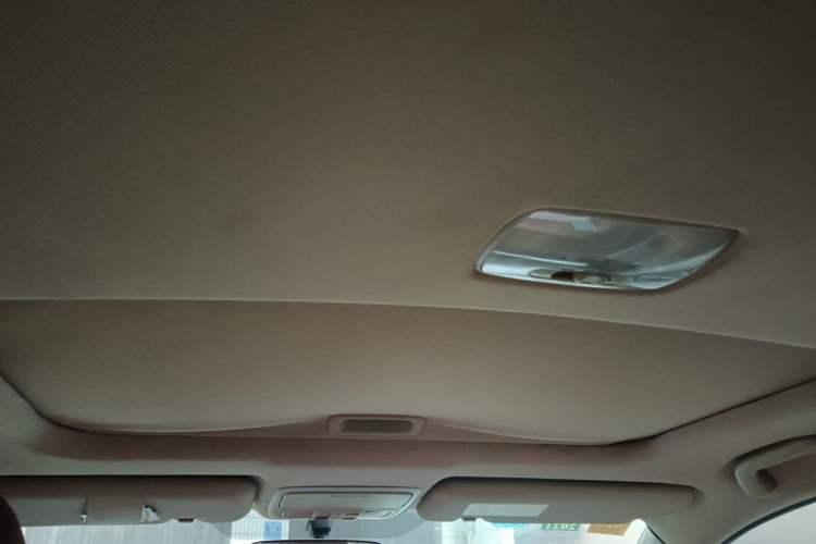 Used Honda CR-V 2016 2.0L two-wheel drive Urban Edition Headliner