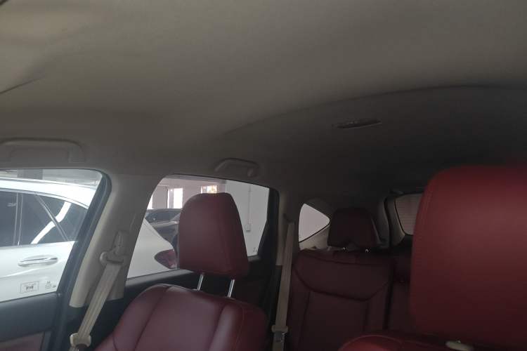 Used Honda CR-V 2016 2.0L Two-Wheel Drive Classic Edition Headliner