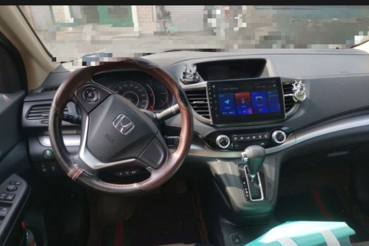Used Honda CR-V 2016 2.0L two-wheel drive Urban Edition Interior 1