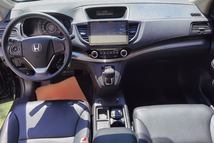 Used Honda CR-V 2016 2.0L two-wheel drive Urban Edition Interior 1
