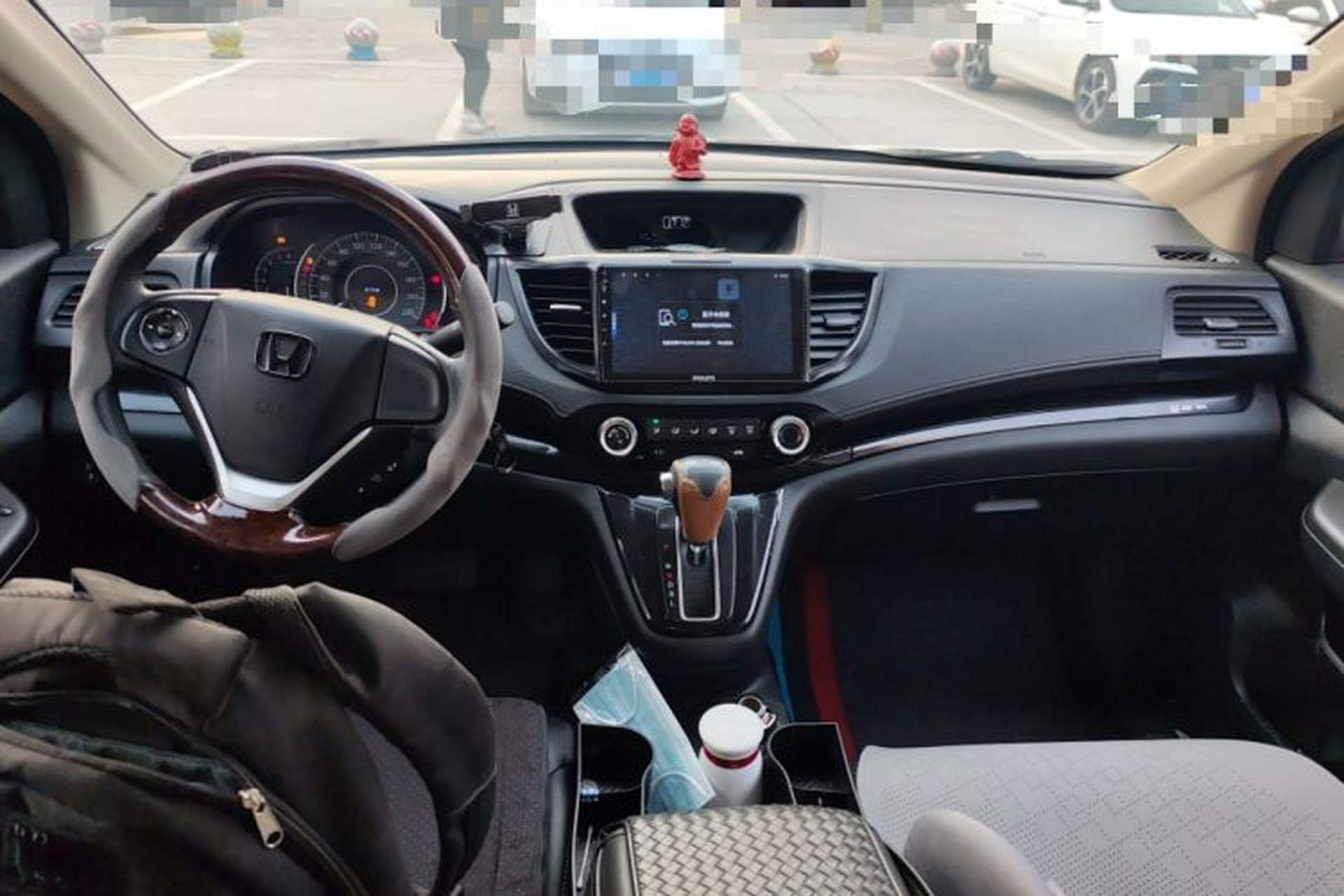Used Honda CR-V 2016 2.0L two-wheel drive Urban Edition Interior 2