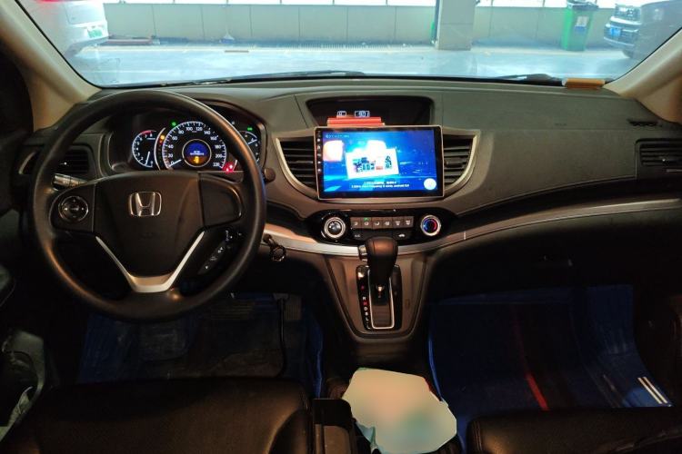 Used Honda CR-V 2016 2.0L two-wheel drive Urban Edition Interior 2