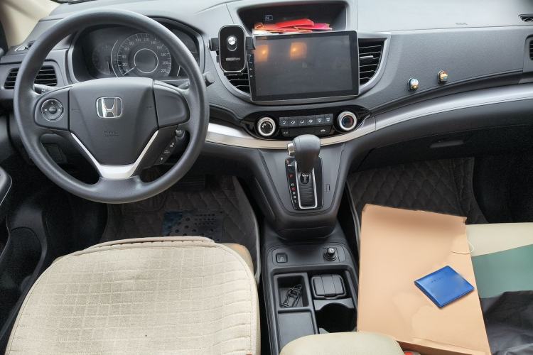 Used Honda CR-V 2016 2.0L Two-Wheel Drive Classic Edition Interior 2