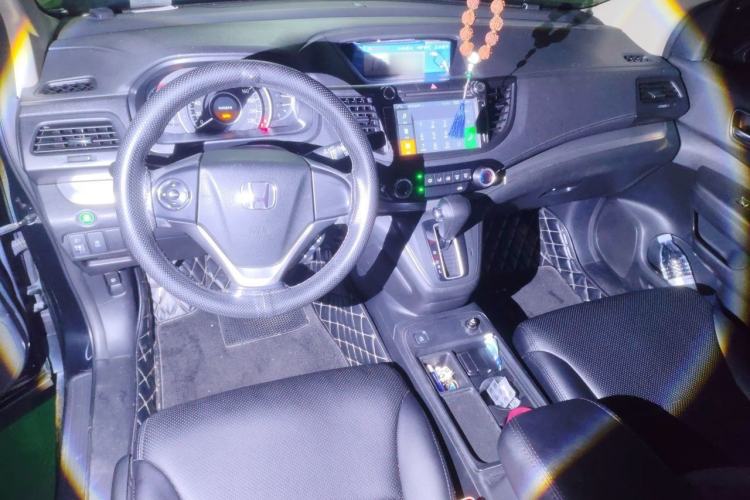 Used Honda CR-V 2016 2.0L Two-Wheel Drive Classic Edition Interior 2